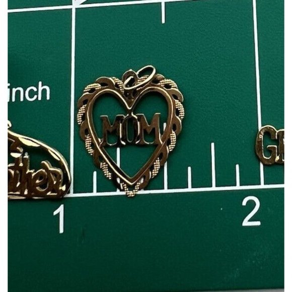 14K SOLID Yellow Gold Pendant Charm Diamond Cut Mom Mommy Mama Mother Christmas - Picture 3 of 3